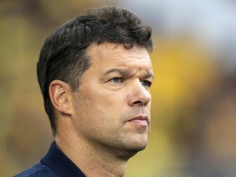 Ballack zu 50+1: "Man muss sich dem Thema Investoren öffnen" Ballack zu 50+1: "Man muss sich dem Thema Investoren öffnen"