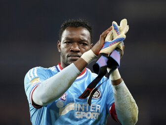 Weltmeister von 2018: Keeper Mandanda beendet Karriere Weltmeister von 2018: Keeper Mandanda beendet Karriere