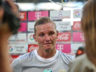 Der FC Bayern enteilt? Popp will mit Wolfsburg "nachziehen" Der FC Bayern enteilt? Popp will mit Wolfsburg "nachziehen"