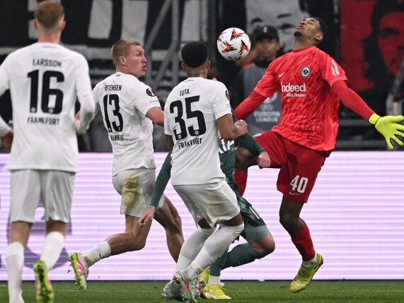Santos wieder fit - und gleich Frankfurts Nummer eins?