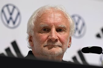 Rudi Völler wirbt um Nachsicht mit Nationalstürmer Nick Woltemade. (Archivbild) Rudi Völler wirbt um Nachsicht mit Nationalstürmer Nick Woltemade. (Archivbild)