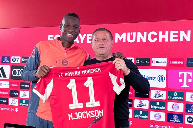 Der Stürmer wird im Bayern-Trikot mit der 11 auflaufen.