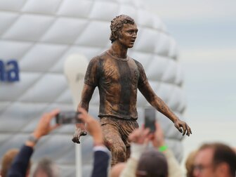 FC Bayern setzt "Kaiser" Beckenbauer ein Denkmal FC Bayern setzt "Kaiser" Beckenbauer ein Denkmal
