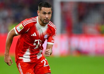 Raphaël Guerreiro verletzte sich gegen den HSV an den Rippen. Raphaël Guerreiro verletzte sich gegen den HSV an den Rippen.