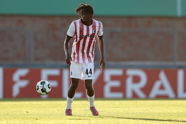 Johan Manzambi ist für zwei Ligaspiele gesperrt. | Foto: Christof Koepsel/Getty Images