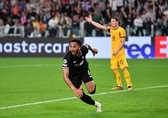 TURIN, ITALY - SEPTEMBER 16: Lloyd Kelly of Juventus celebrates scoring his team's fourth goal during the UEFA Champions League 2025/26 League Phase MD1 match between Juventus and Borussia Dortmund at TURIN, ITALY - SEPTEMBER 16: Lloyd Kelly of Juventus celebrates scoring his team's fourth goal during the UEFA Champions League 2025/26 League Phase MD1 match between Juventus and Borussia Dortmund at