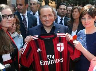 Silvio Berlusconi verkauft den AC Mailand im kommenden Jahr an chinesische Investoren. Foto: Matteo Bazzi
<br>dpa-infocom GmbH Silvio Berlusconi verkauft den AC Mailand im kommenden Jahr an chinesische Investoren. Foto: Matteo Bazzi
<br>dpa-infocom GmbH