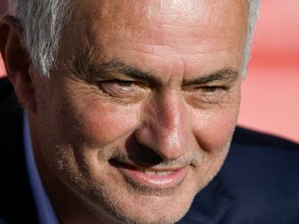 Benfica-Comeback nach 25 Jahren: Mourinho gewinnt zum Auftakt Benfica-Comeback nach 25 Jahren: Mourinho gewinnt zum Auftakt
