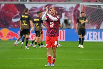 Timo Werner (RB Leipzig) stand erstmals wieder im RB-Kader und wurde von den Fans mit Sprechchören gefeiert. Timo Werner (RB Leipzig) stand erstmals wieder im RB-Kader und wurde von den Fans mit Sprechchören gefeiert.
