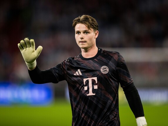 FC Bayern: Urbig erleidet Muskelfaserriss