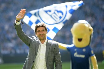 Sein Name wird mit Borussia Mönchengladbach in Verbindung gebracht: Ex-Schalke-Star Raúl (Archivbild) Sein Name wird mit Borussia Mönchengladbach in Verbindung gebracht: Ex-Schalke-Star Raúl (Archivbild)