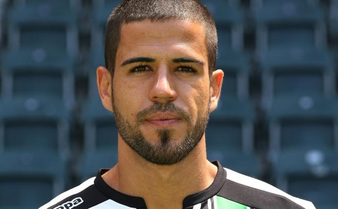 Alvaro Dominguez erwägt, gegen die Borussia zu klagen (Quelle: FIRO/SID)