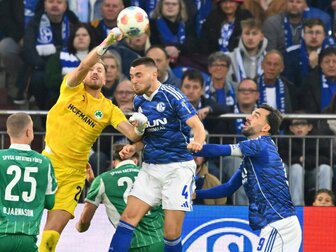 Schalke springt auf Aufstiegsplatz Schalke springt auf Aufstiegsplatz