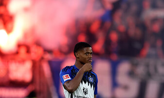 HAMBURG, GERMANY - AUGUST 29: Warmed Omari of Hamburg looks on during the Bundesliga match between Hamburger SV and FC St. Pauli at Volksparkstadion on August 29, 2025 in Hamburg, Germany. (Photo by L HAMBURG, GERMANY - AUGUST 29: Warmed Omari of Hamburg looks on during the Bundesliga match between Hamburger SV and FC St. Pauli at Volksparkstadion on August 29, 2025 in Hamburg, Germany. (Photo by L