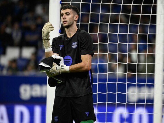 Knieoperation: Barca-Keeper Garcia wochenlang außer Gefecht