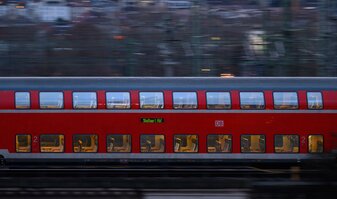 Die Fans der TSG 1899 Hoffenheim waren in einem Regionalzug auf dem Weg nach Freiburg. (Symbolbild) Die Fans der TSG 1899 Hoffenheim waren in einem Regionalzug auf dem Weg nach Freiburg. (Symbolbild)
