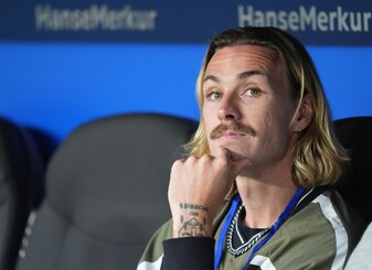 Derzeit nur als Zuschauer bei Spielen seines FC St. Pauli dabei: Kapitän Jackson Irvine. Derzeit nur als Zuschauer bei Spielen seines FC St. Pauli dabei: Kapitän Jackson Irvine.