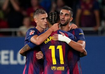 BARCELONA, SPAIN - SEPTEMBER 21: Ferran Torres of FC Barcelona celebrates with teammates Raphinha and Dani Olmo after scoring his team's second goal during the LaLiga EA Sports match between FC Barcel BARCELONA, SPAIN - SEPTEMBER 21: Ferran Torres of FC Barcelona celebrates with teammates Raphinha and Dani Olmo after scoring his team's second goal during the LaLiga EA Sports match between FC Barcel