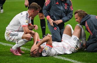Harry Kane hat sich beim Bayern-Sieg in Frankfurt offenbar nicht schwerer verletzt. Harry Kane hat sich beim Bayern-Sieg in Frankfurt offenbar nicht schwerer verletzt.