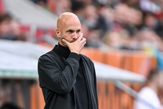 Was nun? VfL-Coach Paul Simonis reagiert in Augsburg sauer. Was nun? VfL-Coach Paul Simonis reagiert in Augsburg sauer.