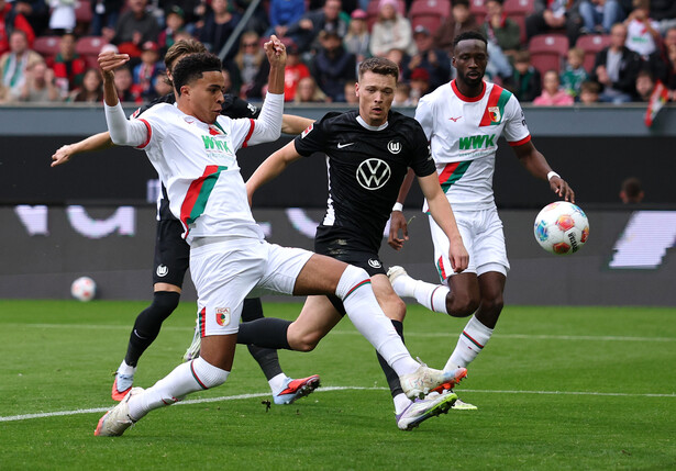 Noahkai Banks erzielte das wichtige 1:0 für den FC Augsburg beim Heimsieg gegen Wolfsburg. Foto Adam Pretty/Getty Images