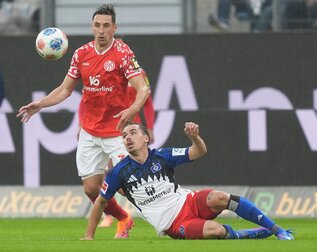 Spieler des Spiels: HSV-Doppeltorschütze Rayan Philippe (r) Spieler des Spiels: HSV-Doppeltorschütze Rayan Philippe (r)