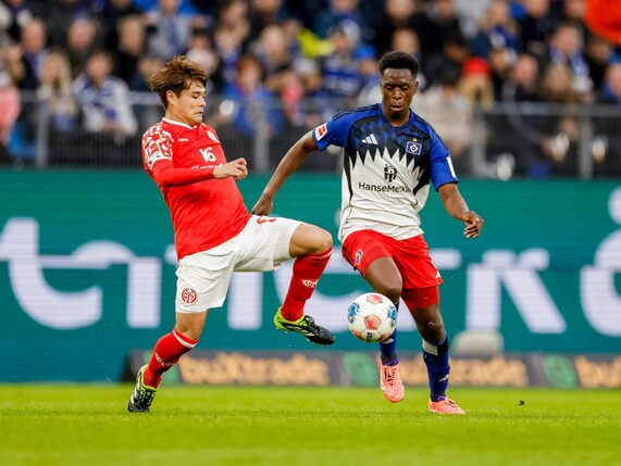 HSV: Lokonga schwärmt vom Volkspark - und von Kompany