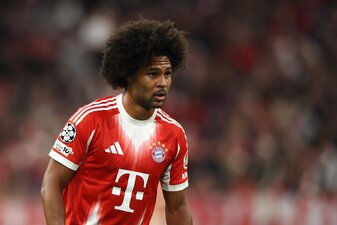 Serge Gnbary / MUNICH, GERMANY - SEPTEMBER 17: Serge Gnabry of Bayern Muenchen reacts during the UEFA Champions League 2025/26 League Phase MD1 match between FC Bayern München and Chelsea FC at Footb Serge Gnbary / MUNICH, GERMANY - SEPTEMBER 17: Serge Gnabry of Bayern Muenchen reacts during the UEFA Champions League 2025/26 League Phase MD1 match between FC Bayern München and Chelsea FC at Footb