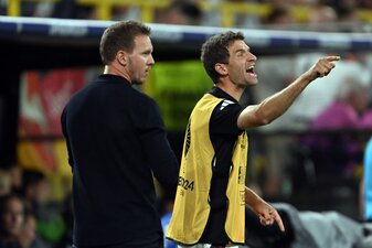 Julian Nagelsmann (l.) und Thomas Müller (r.) arbeiteten beim FC Bayern und beim DFB zusammen. (Archivbild) Julian Nagelsmann (l.) und Thomas Müller (r.) arbeiteten beim FC Bayern und beim DFB zusammen. (Archivbild)