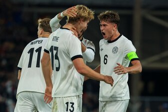 Nach der Pause hatte die deutsche Mannschaft kurz Grund zum Jubeln. Nach der Pause hatte die deutsche Mannschaft kurz Grund zum Jubeln.