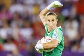 Im EM-Halbfinale gegen Spanien noch im Tor: Stammkeeperin Ann-Katrin Berger fehlt der DFB-Auswahl. Im EM-Halbfinale gegen Spanien noch im Tor: Stammkeeperin Ann-Katrin Berger fehlt der DFB-Auswahl.