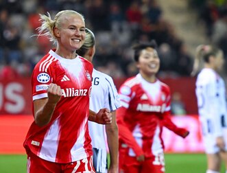 Pernille Harder traf per Kopf zum 1:0 für die Münchnerinnen. Pernille Harder traf per Kopf zum 1:0 für die Münchnerinnen.