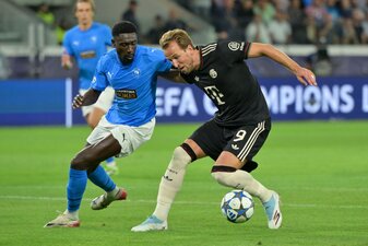 Bayern-Torjäger Harry Kane (r.) - hier in der Champions League auf Zypern - ist in einer Ausnahme-Form. Bayern-Torjäger Harry Kane (r.) - hier in der Champions League auf Zypern - ist in einer Ausnahme-Form.