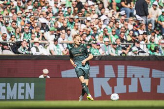 BREMEN, GERMANY - MAY 10: Amos Pieper of SV Werder Bremen passes the ball during the Bundesliga match between SV Werder Bremen and RB Leipzig at Weserstadion on May 10, 2025 in Bremen, Germany. (Photo BREMEN, GERMANY - MAY 10: Amos Pieper of SV Werder Bremen passes the ball during the Bundesliga match between SV Werder Bremen and RB Leipzig at Weserstadion on May 10, 2025 in Bremen, Germany. (Photo
