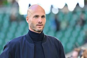Muss sich nach der vierten Niederlage nacheinander Gedanken machen: Wolfsburgs Trainer Paul Simonis Muss sich nach der vierten Niederlage nacheinander Gedanken machen: Wolfsburgs Trainer Paul Simonis