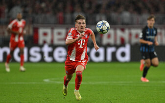 Der 17-jährige Lennart Karl ist nun jüngster Champions-League-Torschütze des FC Bayern. Der 17-jährige Lennart Karl ist nun jüngster Champions-League-Torschütze des FC Bayern.