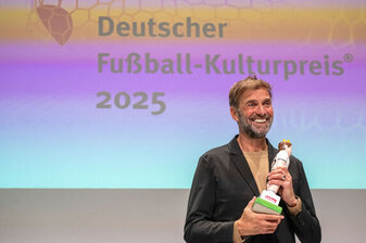 Jürgen Klopp war beim Galaabend zu Scherzen aufgelegt. Jürgen Klopp war beim Galaabend zu Scherzen aufgelegt.