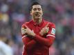 Da kann man schon mal ein wenig rumalbern: Der Vertrag von Robert Lewandowski wurde vorzeitig bis 2021 verlängert. foto: Sven Hoppe
<br>dpa-infocom GmbH