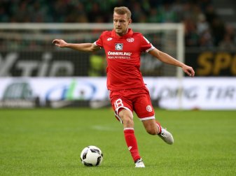 Daniel Brosinski bleibt bis 2019 bei Mainz (Quelle: PIXATHLON/SID)
<br>© 2016 SID Daniel Brosinski bleibt bis 2019 bei Mainz (Quelle: PIXATHLON/SID)
<br>© 2016 SID