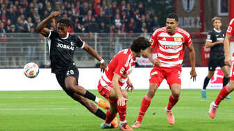 VAR-Wirrwarr in Berlin: Freiburgs Sieglos-Serie geht weiter VAR-Wirrwarr in Berlin: Freiburgs Sieglos-Serie geht weiter