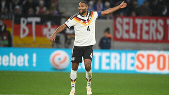 Foto: Tah erstmals DFB-Kapitän: "Eine Riesenehre"