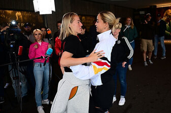 Bayern-Torjägerin Lea Schüller (li.) fehlt Bundestrainer Christian Wück gegen Spanien. (Archivbild) Bayern-Torjägerin Lea Schüller (li.) fehlt Bundestrainer Christian Wück gegen Spanien. (Archivbild)