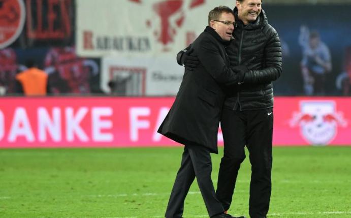 Sportdirektor Ralf Rangnick (l) und Cheftrainer Ralph Hasenhüttl sind die Macher bei RB Leipzig. Foto: Hendrik Schmidt
<br>dpa-infocom GmbH