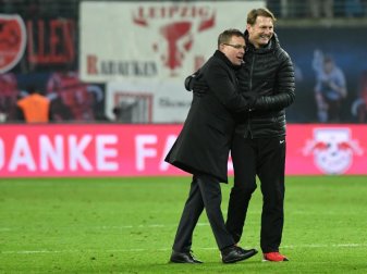 Sportdirektor Ralf Rangnick (l) und Cheftrainer Ralph Hasenhüttl sind die Macher bei RB Leipzig. Foto: Hendrik Schmidt
<br>dpa-infocom GmbH Sportdirektor Ralf Rangnick (l) und Cheftrainer Ralph Hasenhüttl sind die Macher bei RB Leipzig. Foto: Hendrik Schmidt
<br>dpa-infocom GmbH