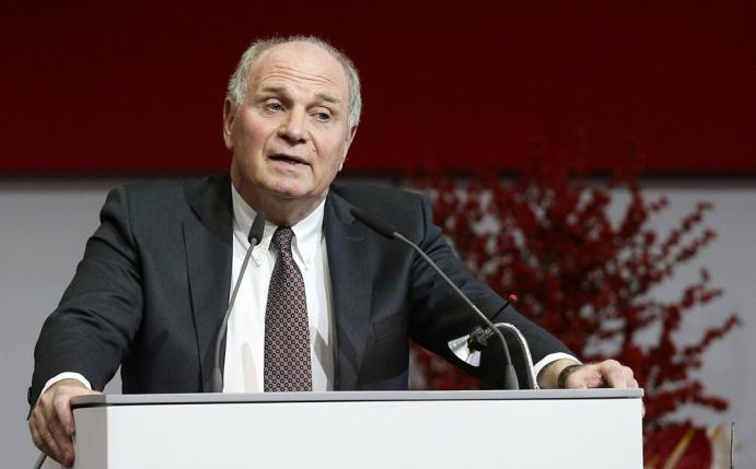 Hoeneß lobte die Arbeit von RB-Trainer Ralph Hasenhüttl (Quelle: FIRO/SID)
<br>© 2016 SID