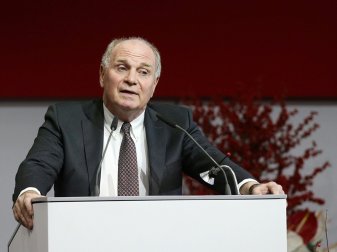 Hoeneß lobte die Arbeit von RB-Trainer Ralph Hasenhüttl (Quelle: FIRO/SID)
<br>© 2016 SID Hoeneß lobte die Arbeit von RB-Trainer Ralph Hasenhüttl (Quelle: FIRO/SID)
<br>© 2016 SID