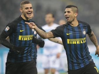 Mailands Ever Banega (r) feiert mit Mauro Icardi einen Treffer gegen Lazio. Foto: Emilio Andreoli Mailands Ever Banega (r) feiert mit Mauro Icardi einen Treffer gegen Lazio. Foto: Emilio Andreoli