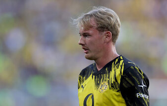 Julian Brandt / DORTMUND, GERMANY - AUGUST 10: Julian Brandt of Borussia Dortmund looks on during the pre-season friendly match between Borussia Dortmund and Juventus FC at Signal Iduna Park on August Julian Brandt / DORTMUND, GERMANY - AUGUST 10: Julian Brandt of Borussia Dortmund looks on during the pre-season friendly match between Borussia Dortmund and Juventus FC at Signal Iduna Park on August