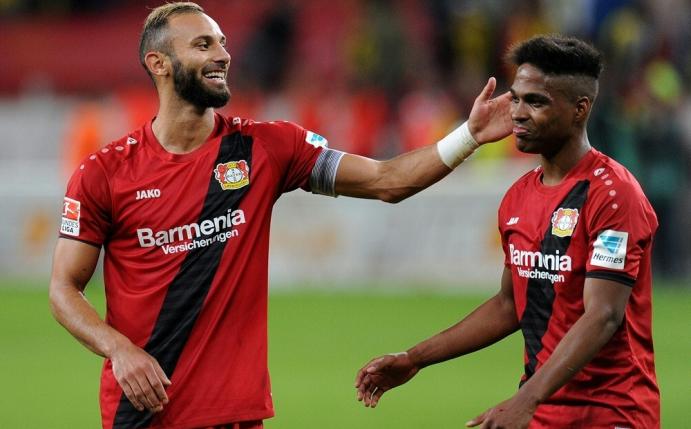 Ömer Toprak (l.) wechselt angeblich zum BVB (Quelle: FIRO/SID)