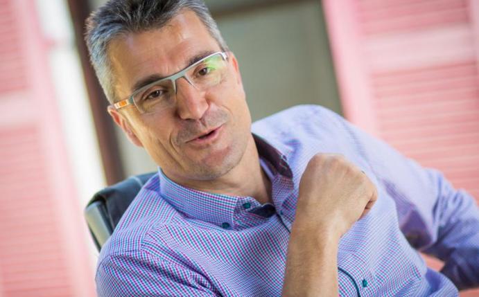 Der frühere Fifa-Schiedsrichter Knut Kircher übt Kritik an Unparteiischen und Vereinen. Foto: Christoph Schmidt